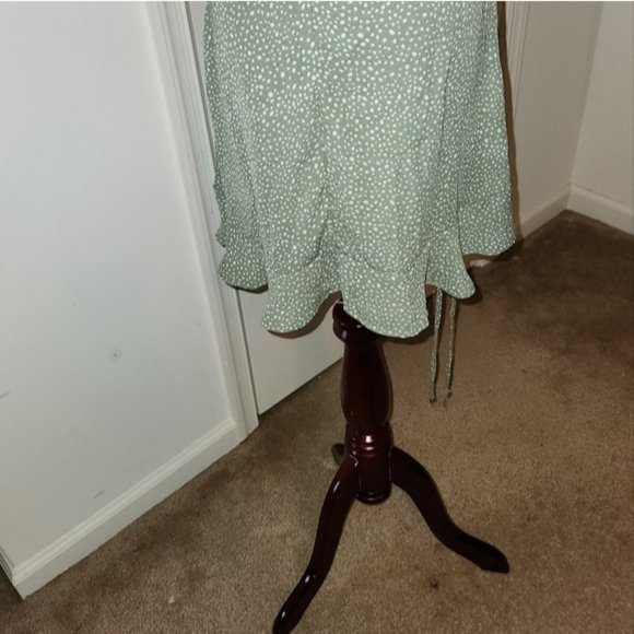 MISSGUIDED DRESS !! - Picture 5 of 8